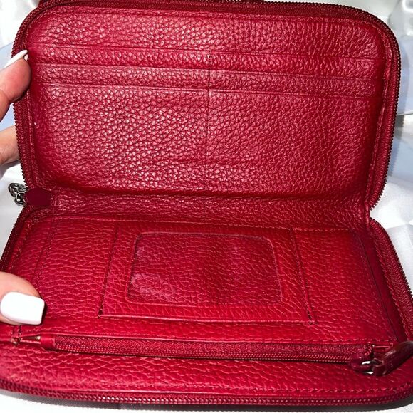 Brighton Red Croc-Embossed Organizer Wallet Crossbody - Picture 6 of 13